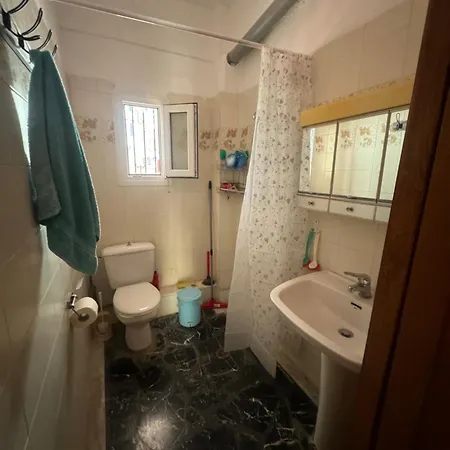 Family Maisonette Near The Sea