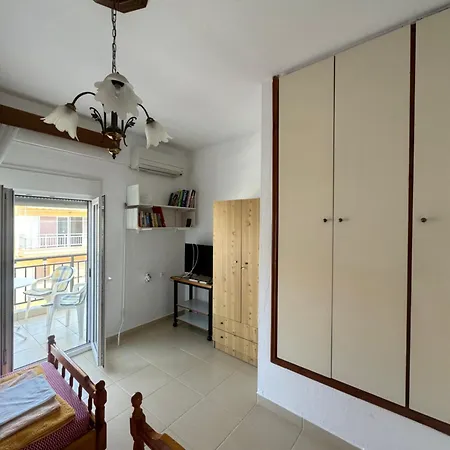Family Maisonette Near The Sea * Flogita
