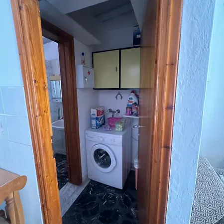 Family Maisonette Near The Sea