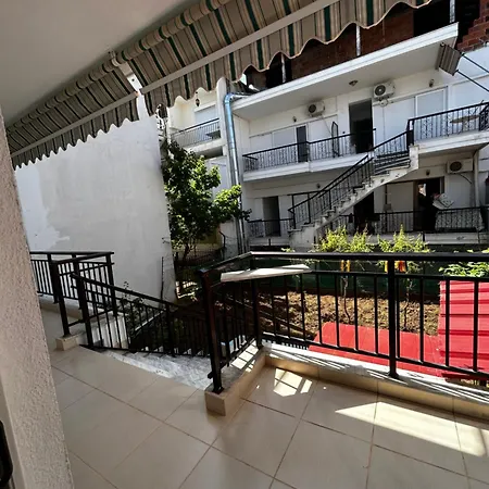 Family Maisonette Near The Sea