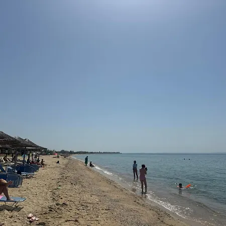 Family Maisonette Near The Sea *