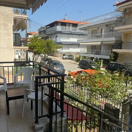 Family Maisonette Near The Sea