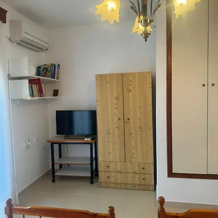 Family Maisonette Near The Sea Semesterbostad