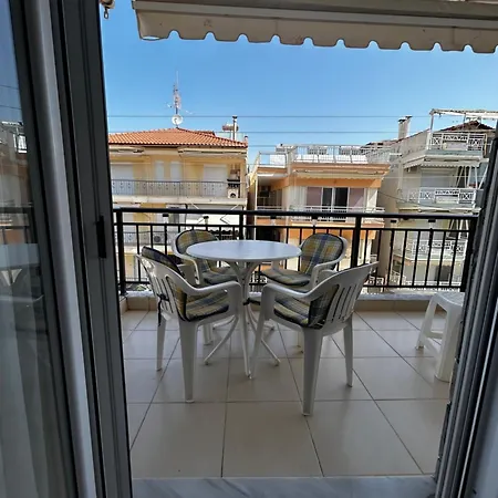 Family Maisonette Near The Sea