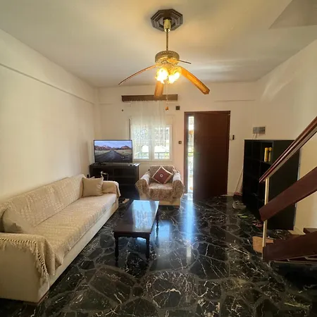 Family Maisonette Near The Sea Semesterbostad Flogita